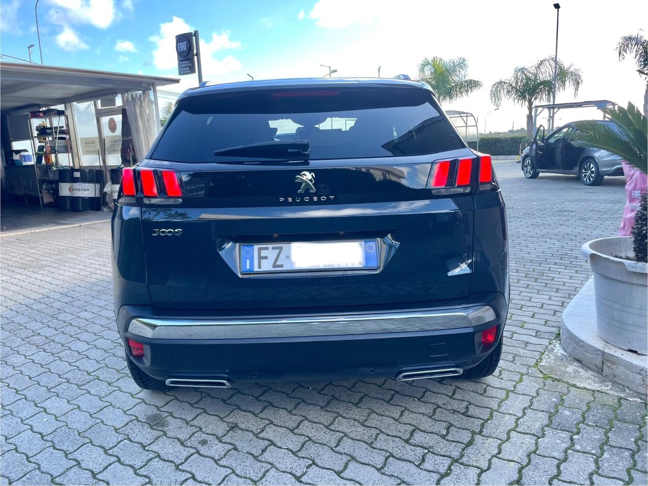 Peugeot 3008 BlueHDi cambio manuale sensori parcheggio ant-vetri privacy