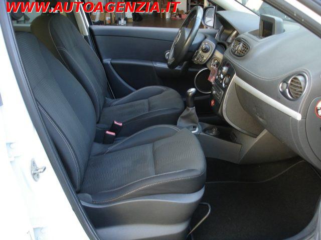 RENAULT Clio 1.2 16V 5 porte Dynamique