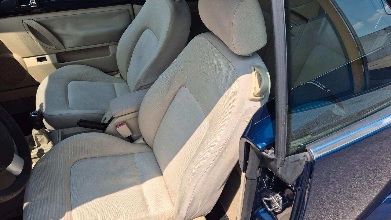 Volkswagen New Beetle 1.6 Benzina Cabrio