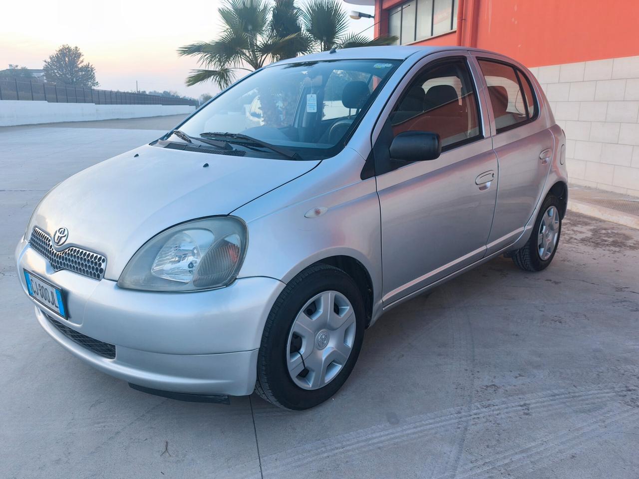 Toyota Yaris 1.0i 16V cat 5 porte