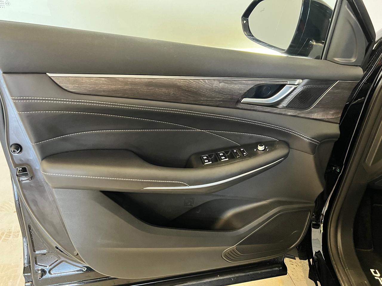 Dfsk E5 1.5 Phev Hybrid Plug-In 7pti