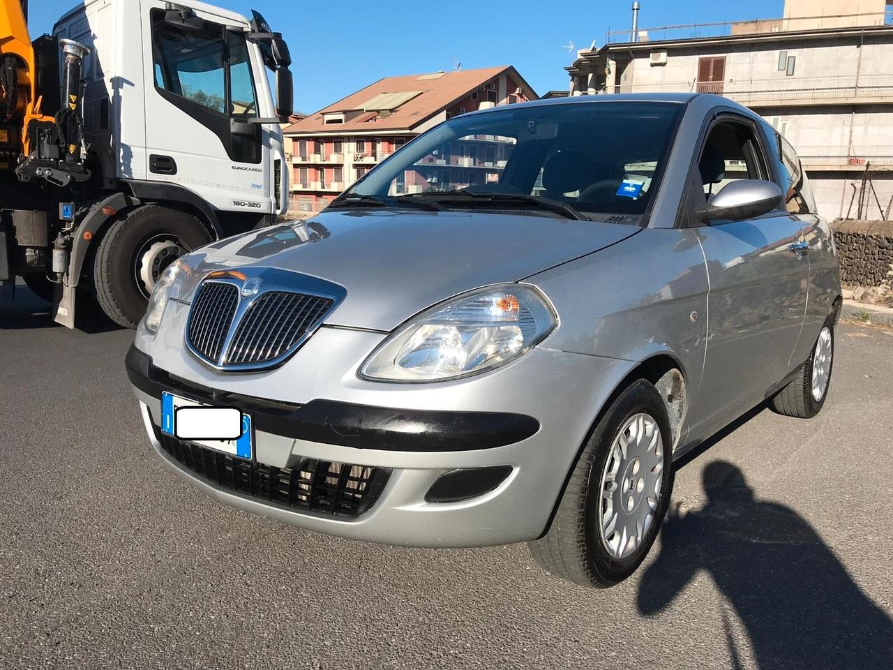 Lancia Ypsilon 1.3MLJT A-F-F-A-R-O-N-E