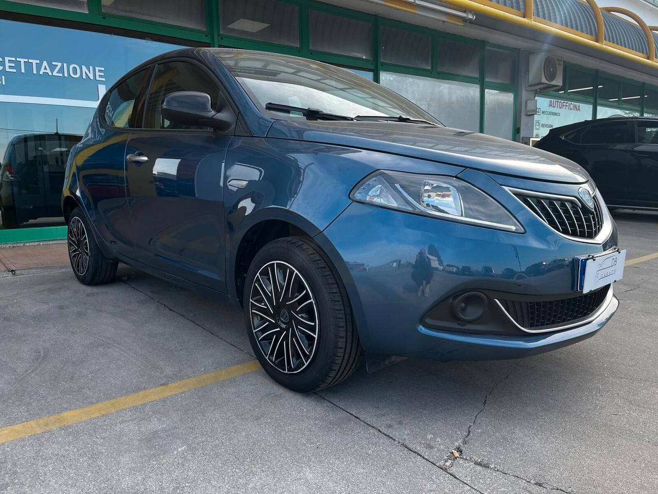 Lancia Ypsilon 1.0 FireFly 5 porte S&S Hybrid Silver Plus