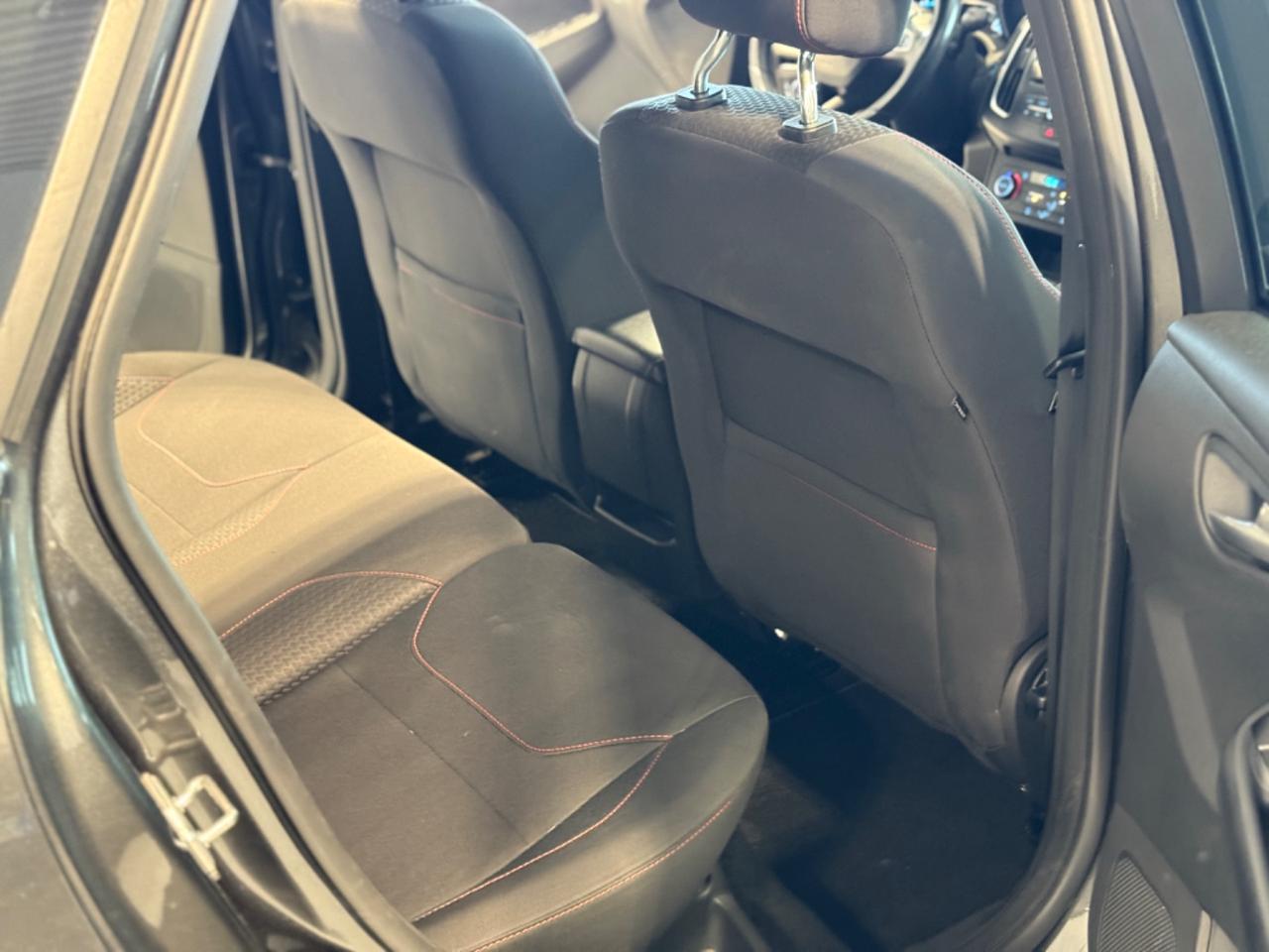 Ford Focus 1.0 EcoBoost 125 CV Start&Stop ST Line Business