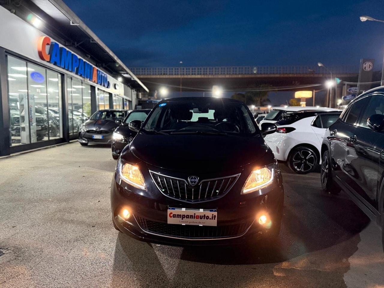 Lancia Ypsilon 1.0 FireFly 5 porte S&S Hybrid Platino