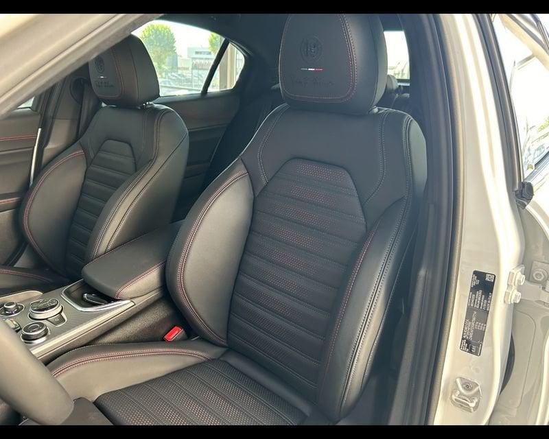 Alfa Romeo Giulia 2.2 Turbodiesel 210 CV AT8 AWD Q4 Tributo Italiano