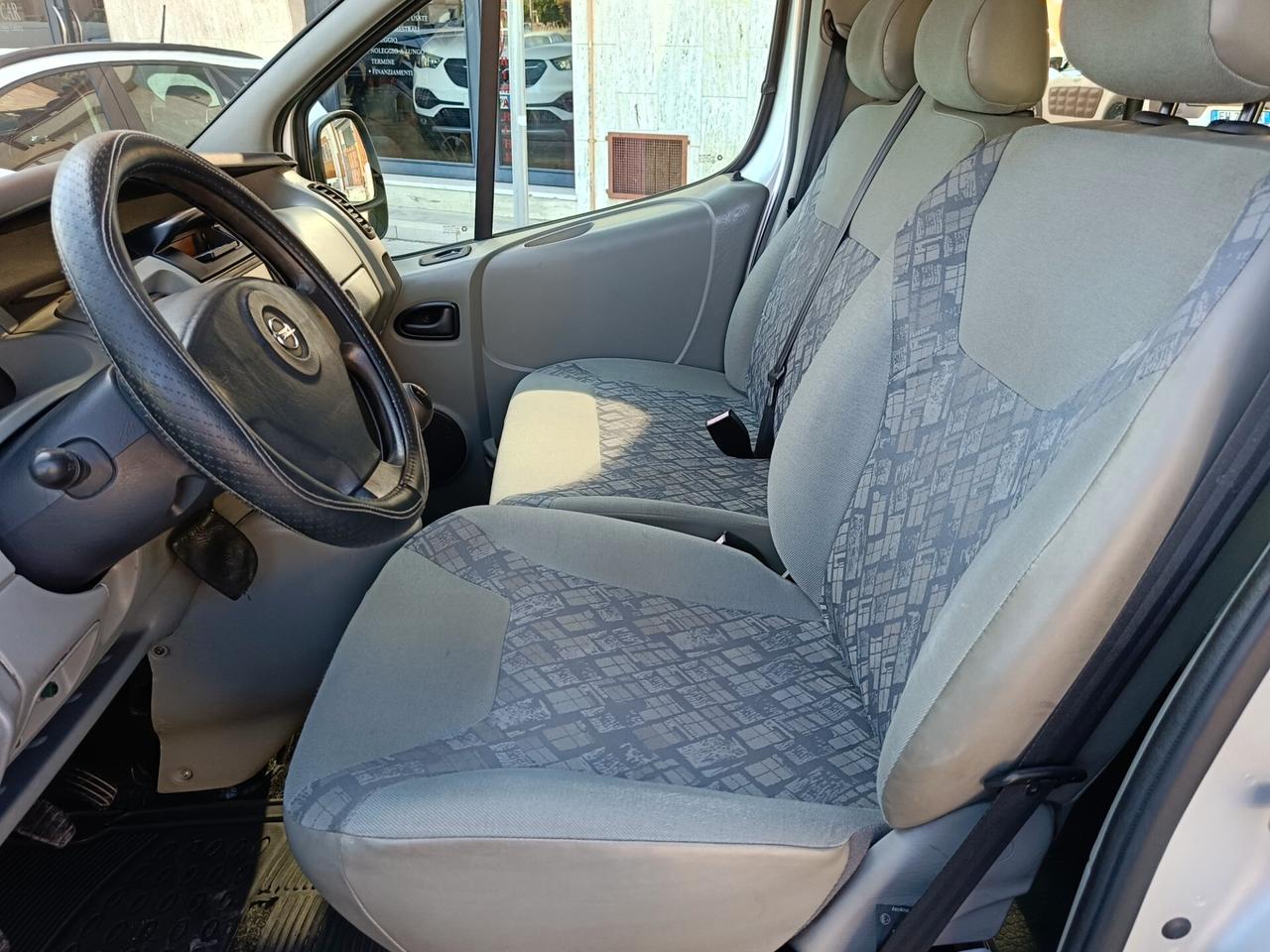 Opel Vivaro 29 2.5 CDTI/135CV PC-TN Combi