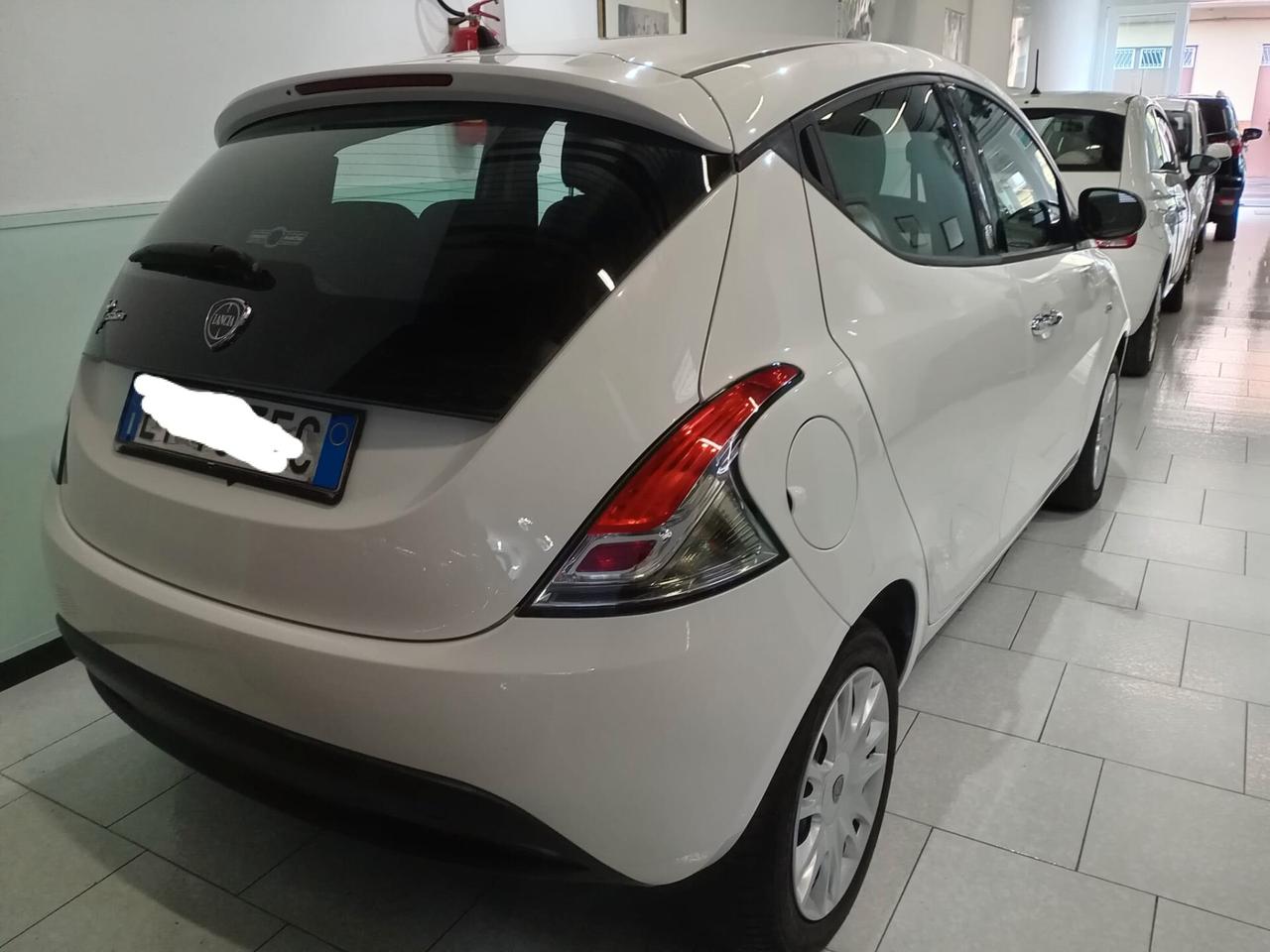 Lancia Ypsilon 1.2 69 CV 5 porte GPL Ecochic Gold