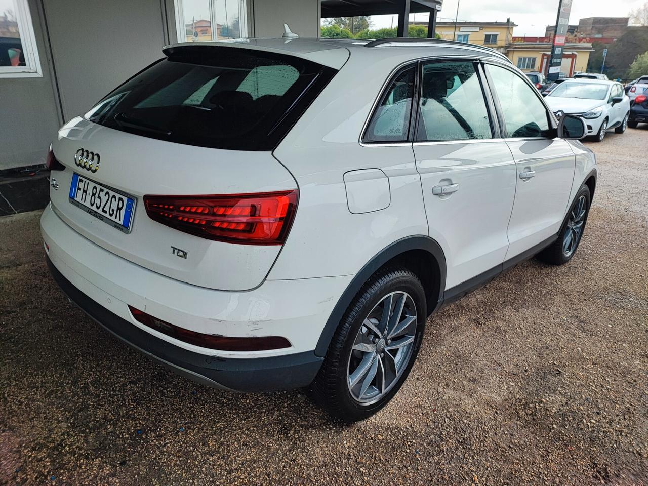 Audi Q3 2.0 TDI S tronic Business SPORT
