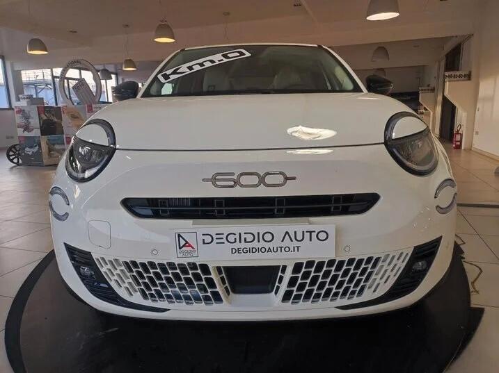 Fiat 600 Hybrid 110 CV DCT MHEV La Prima