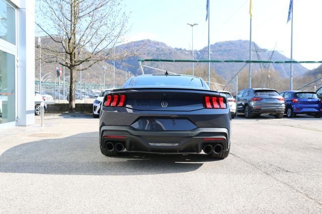 FORD Mustang Fastback 5.0 V8 aut. Dark Horse