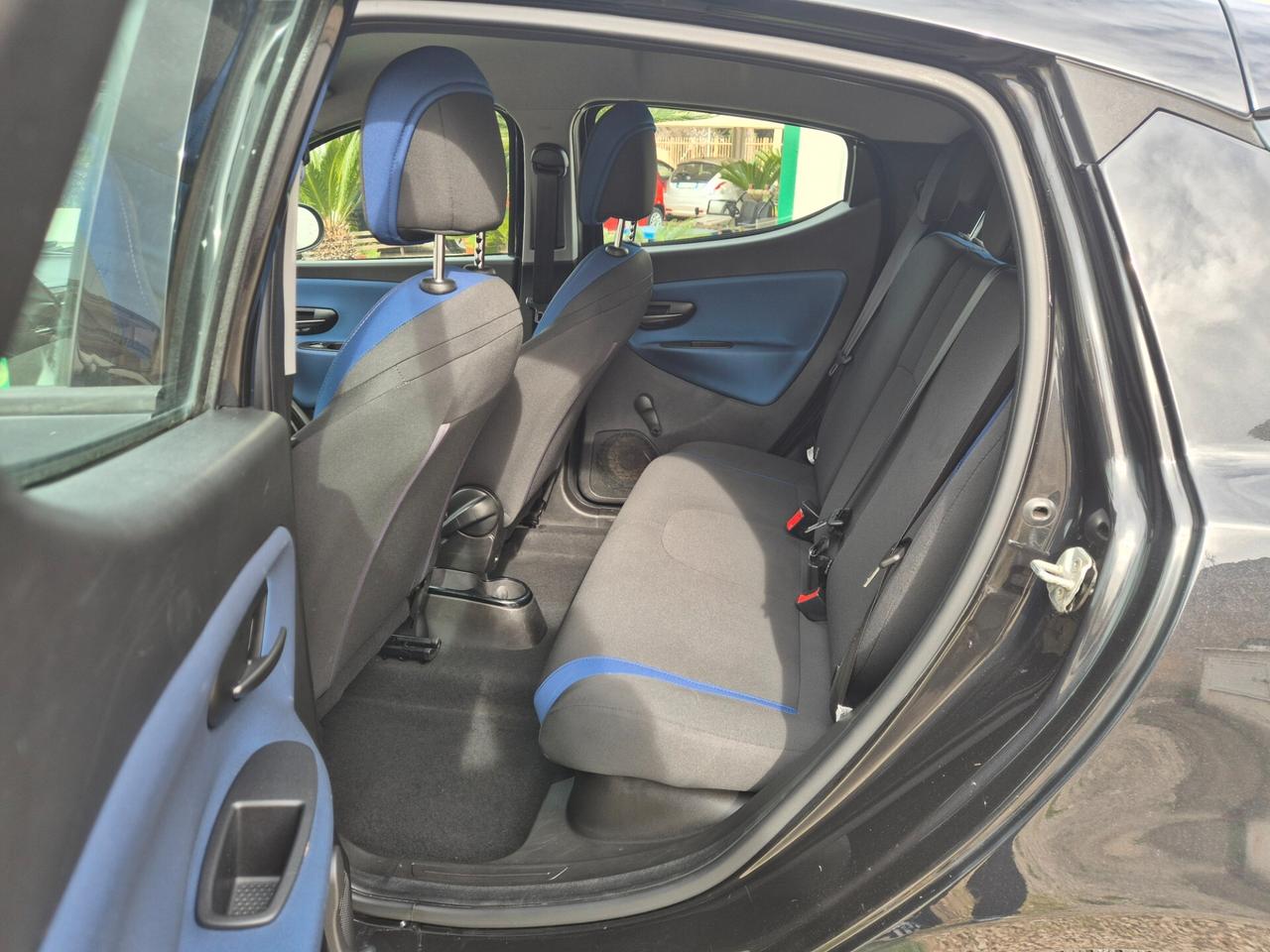 Lancia Ypsilon 1.2 69 CV 5 porte Silver
