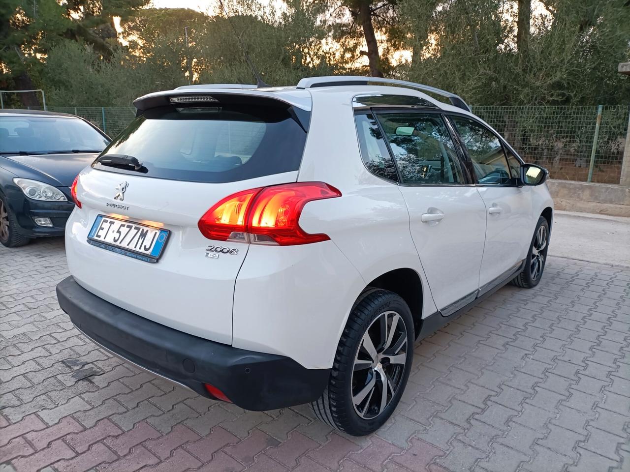 Peugeot 2008 1.6 e-HDi 92 CV Allure/pelle/Navi