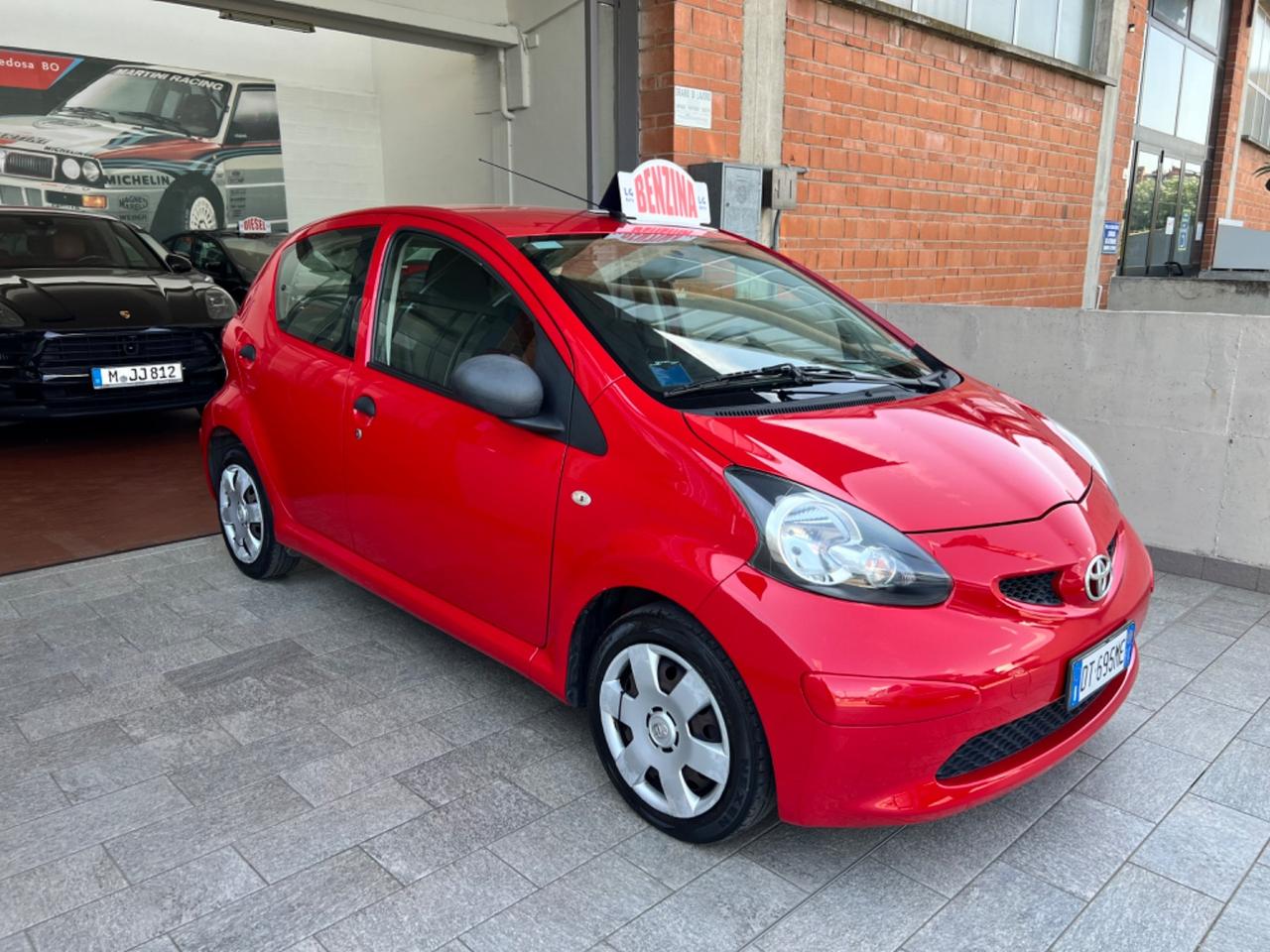 Toyota Aygo 1.0 12V VVT-i 5 porte Sol