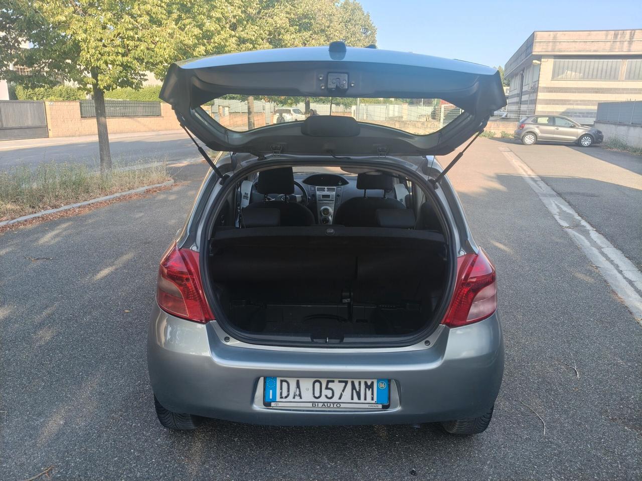 Toyota Yaris 1.3 5 porte AUTOMATICA