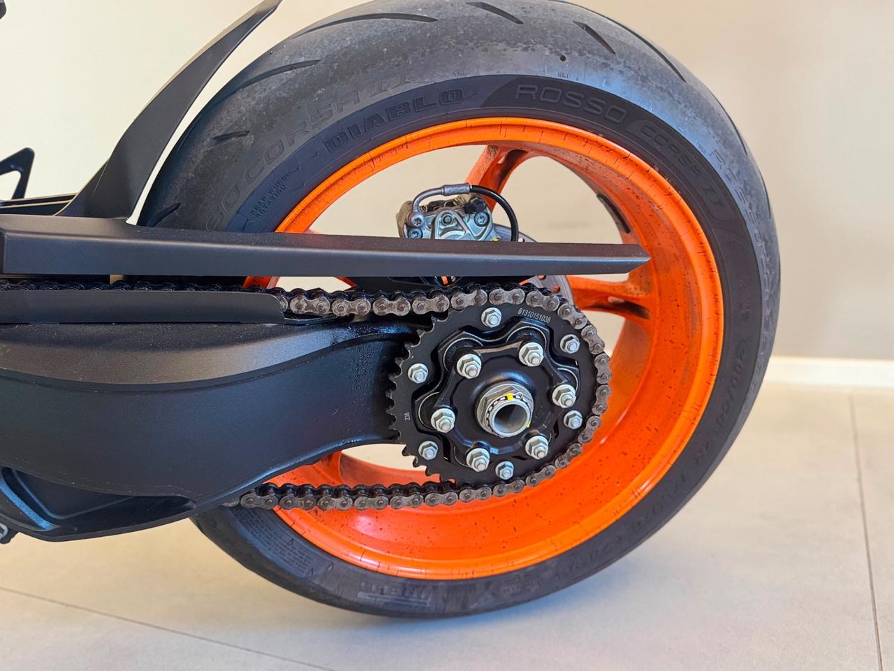 KTM SUPERDUKE 1290 R SCARICO AKRAPOVIC