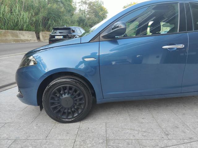 LANCIA Ypsilon 1.0 FireFly 5 porte S&S Hybrid Ecochic Silver