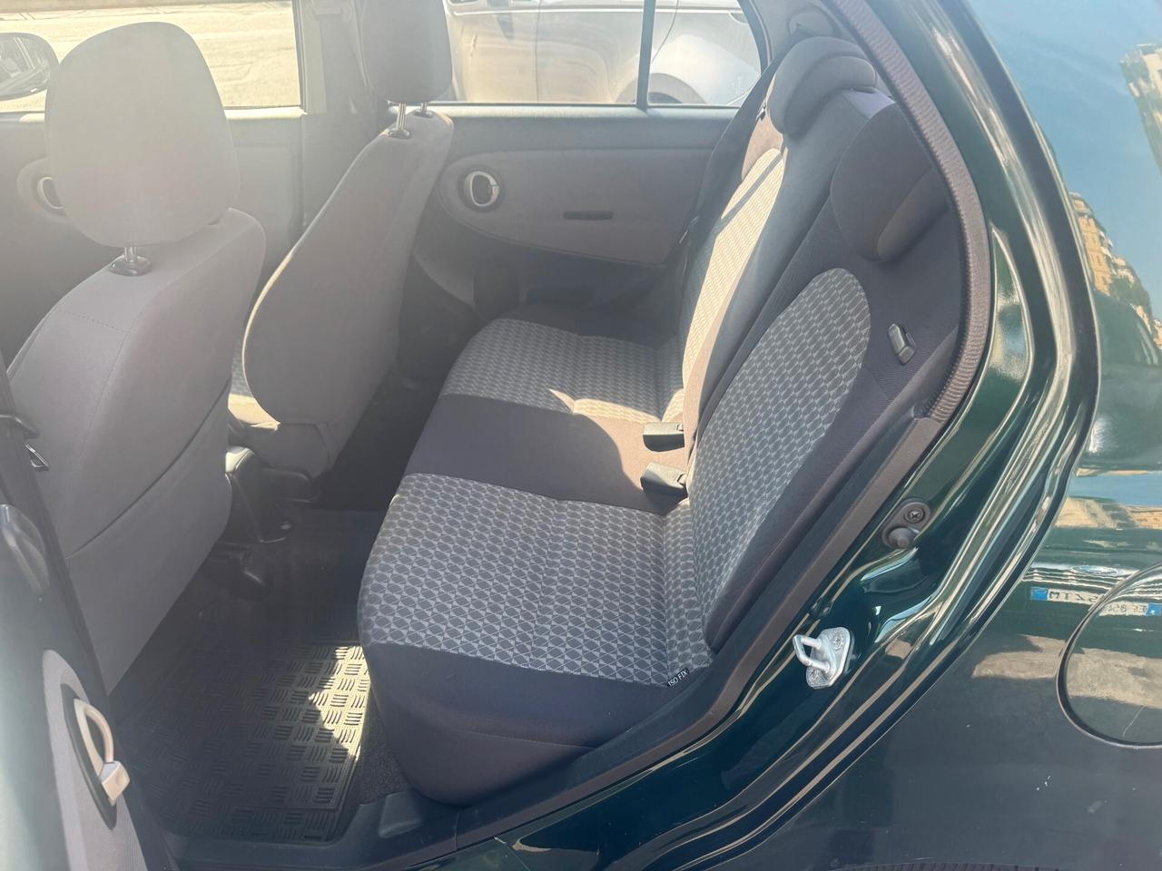 Daihatsu Trevis 1.0
