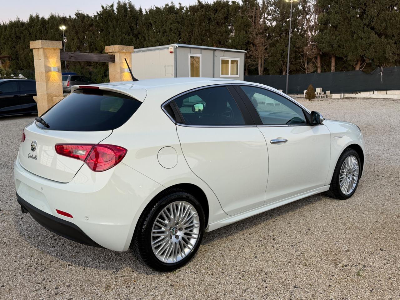 Alfa Romeo Giulietta 1.6 JTDm-2 105 CV Exclusive