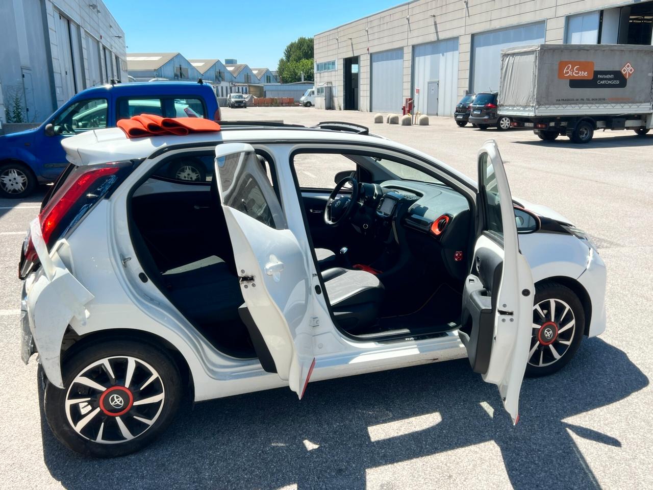 Toyota Aygo Connect 1.0 VVT-i 72 CV 5P. x-clusiv FULL