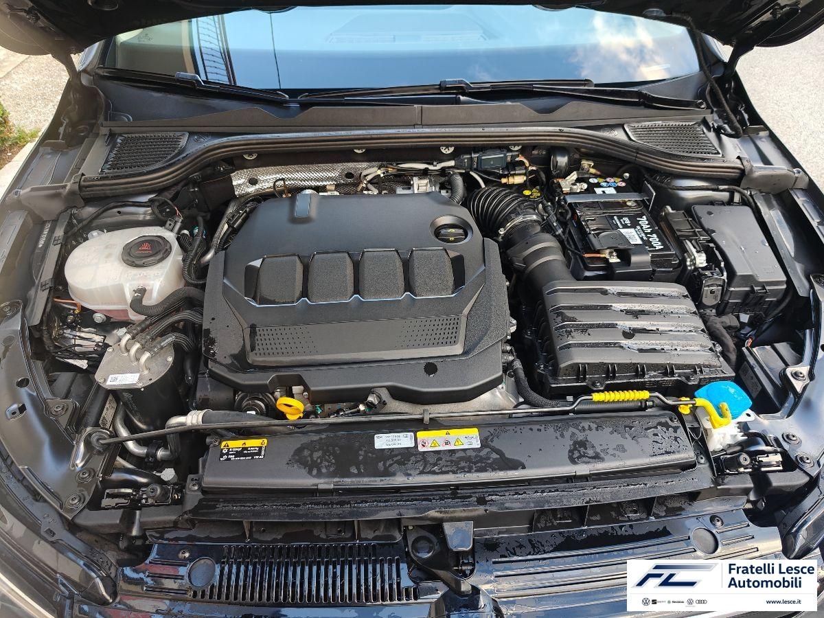 VOLKSWAGEN - Golf 8 2.0 tdi scr life 115cv 6marce (Pronta Consegna)