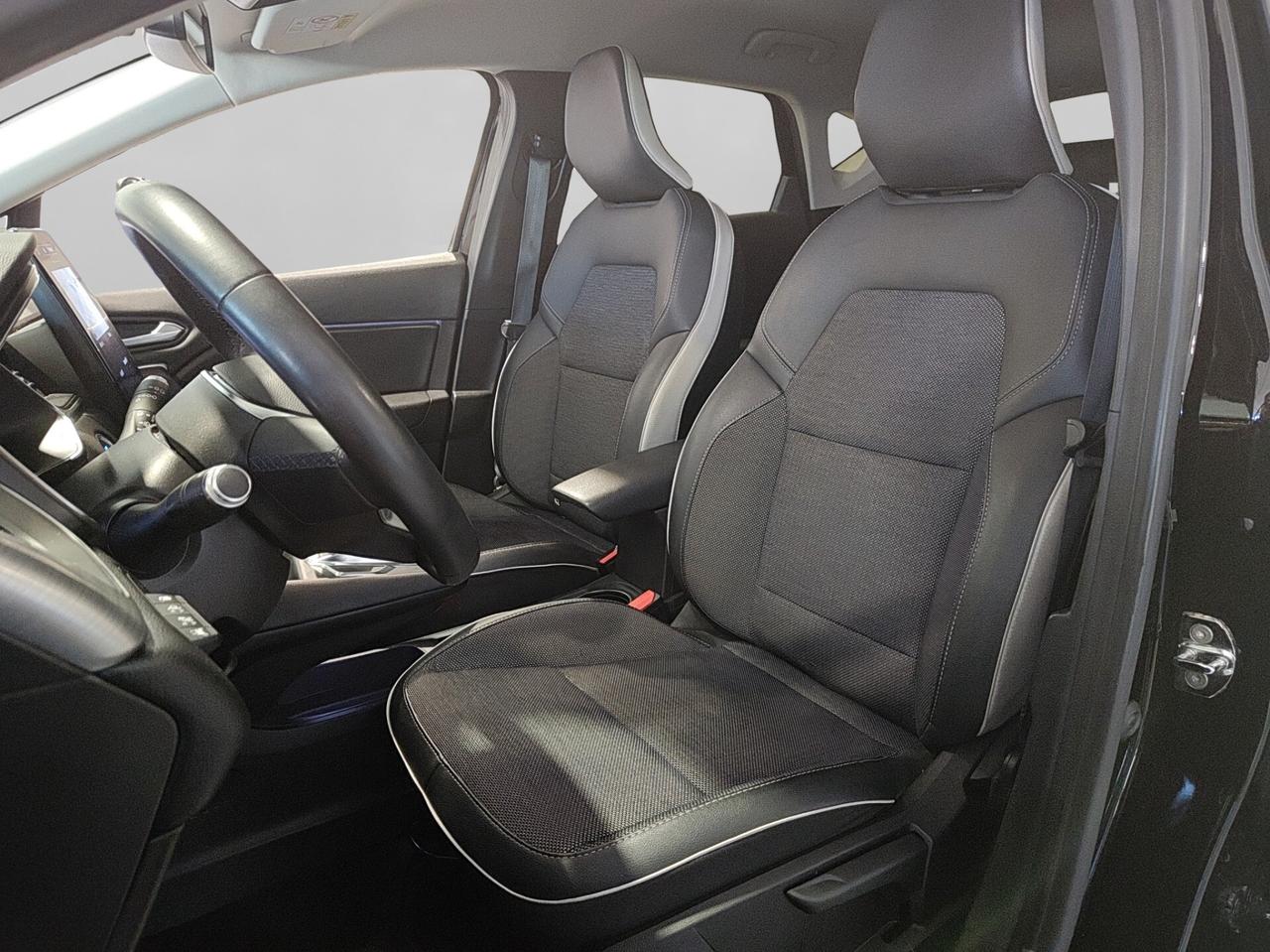 Renault Captur Plug-in Hybrid E-Tech 160 CV Initiale Paris