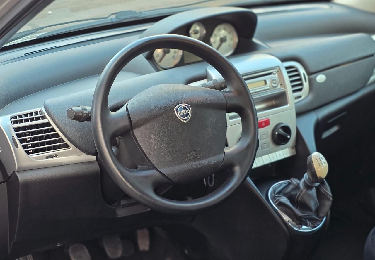 Lancia Ypsilon 1.2 Argento