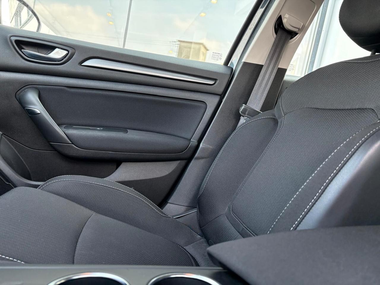 Renault Megane BUSINESS Blue dCi 115 CV 6mt