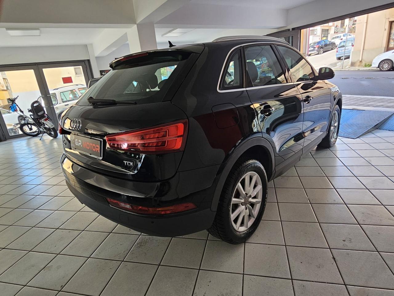 Audi Q3 2.0 TDI 120 CV Business