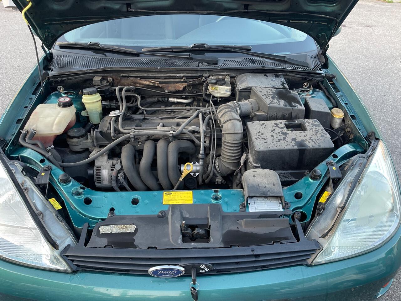 Ford Focus 1.6i benzina uni prop