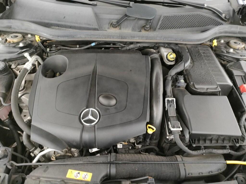 Mercedes CLA Shooting Brake 220 D Premium 4Matic 7G-DCT