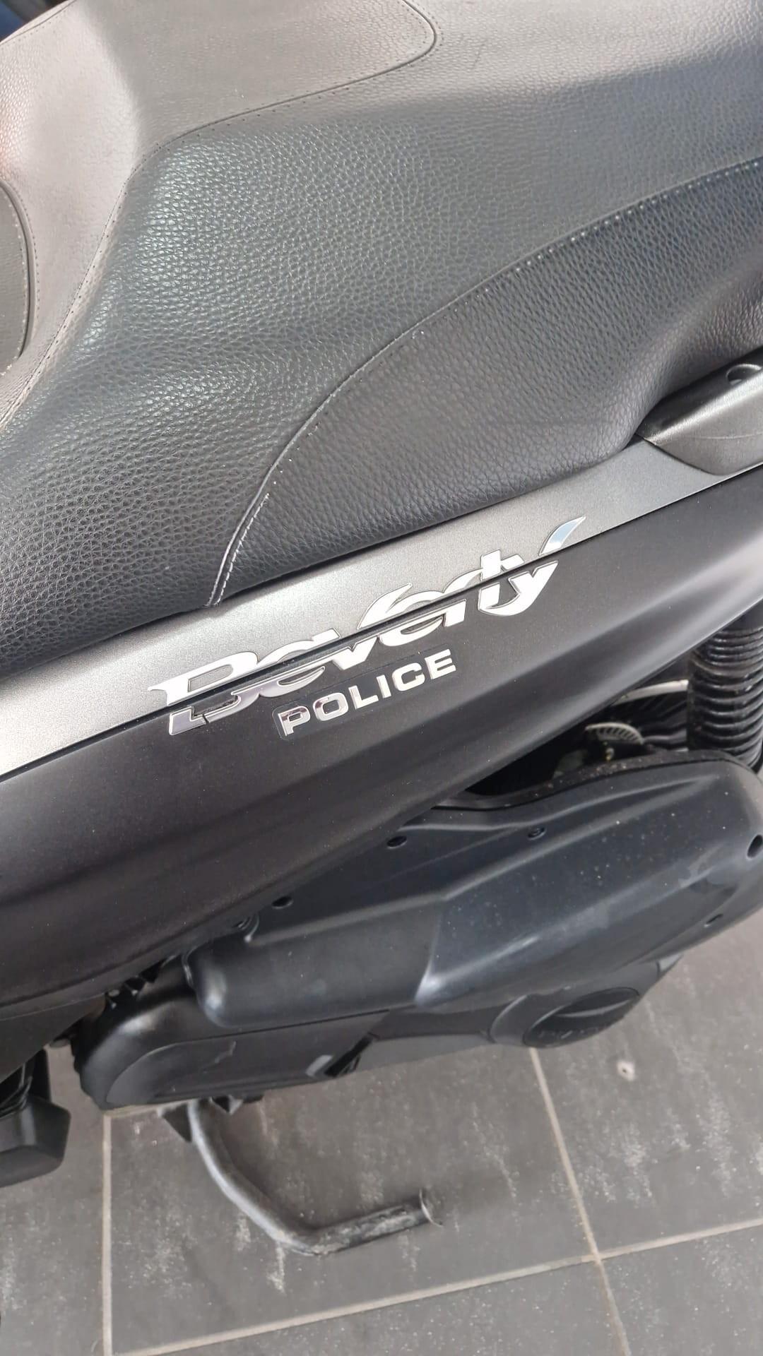 Piaggio Beverly 300 police