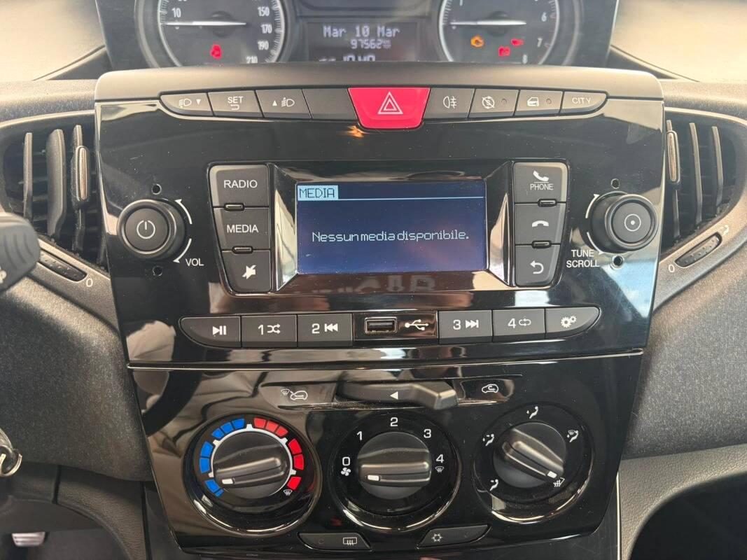 Lancia Ypsilon III 1.0 firefly hybrid Silver s&s 70cv