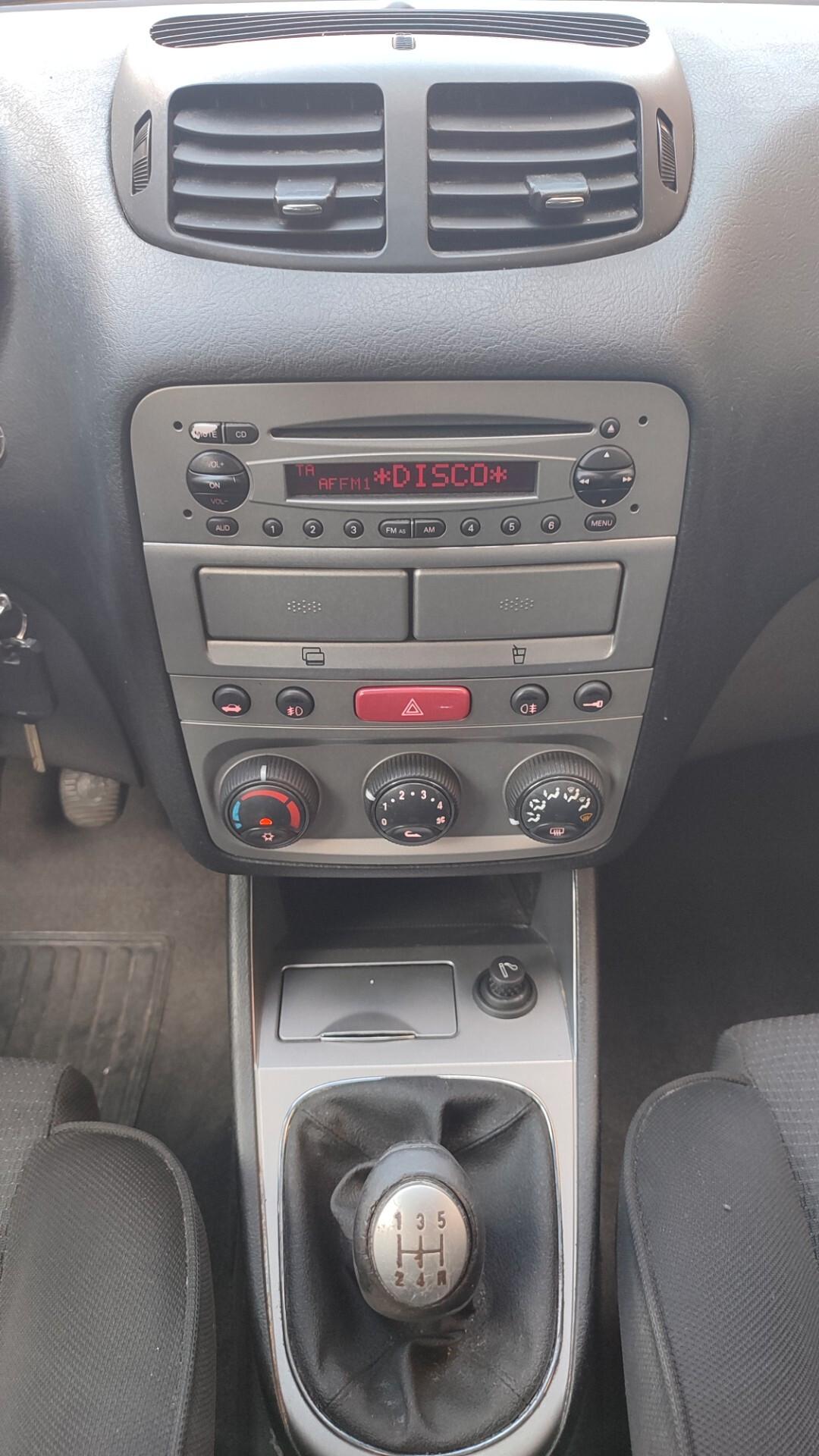 Alfa Romeo 147 1.6 16V TS BENZINA/GPL 5 porte NEOPATENTATO Distinctive