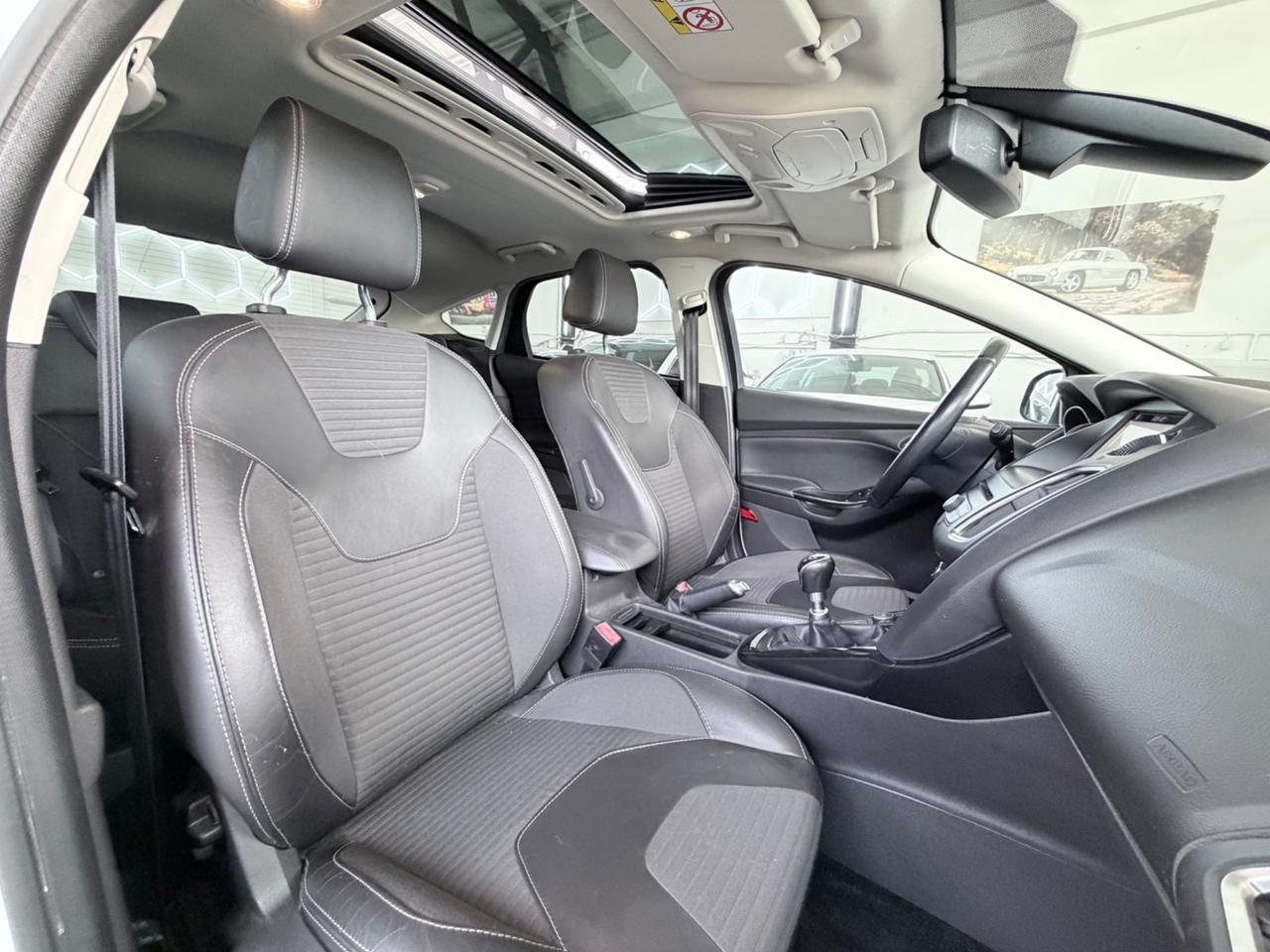 Ford Focus 1.0 EcoBoost 125CV PANORAMICO Titanium