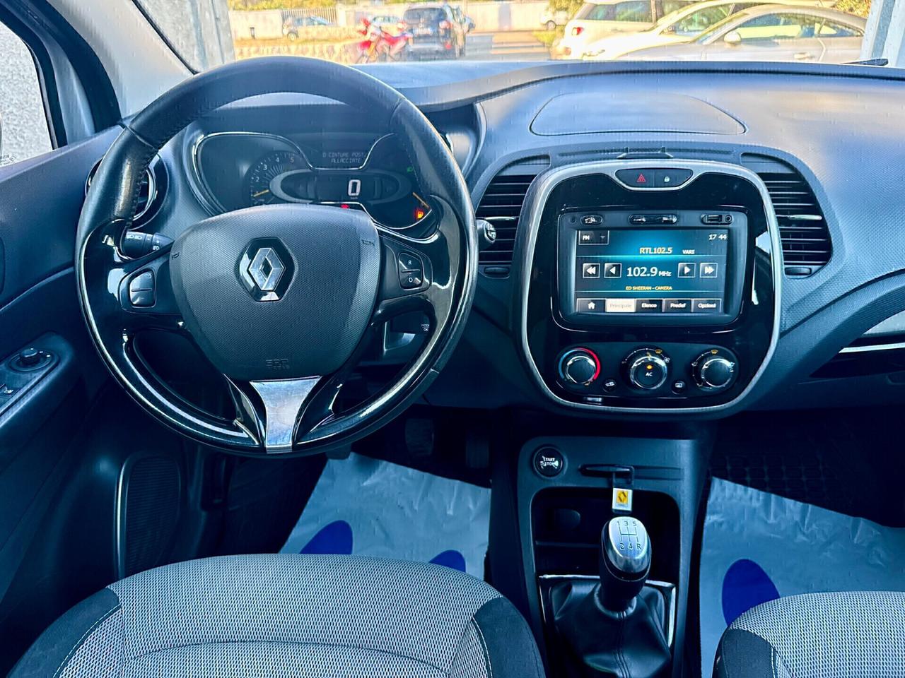 Renault Captur 1.5 dCi 8V 90 CV,Radio Touch Screen,KEYLESS,comandi al volante,cerchi in lega,Sensori di parcheggio,ecc,