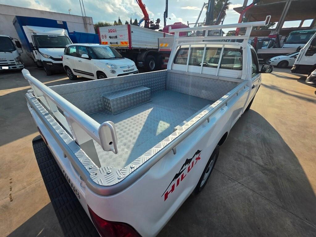 Toyota Hilux 2.5 D-4D 2WD 2p. Pick-up