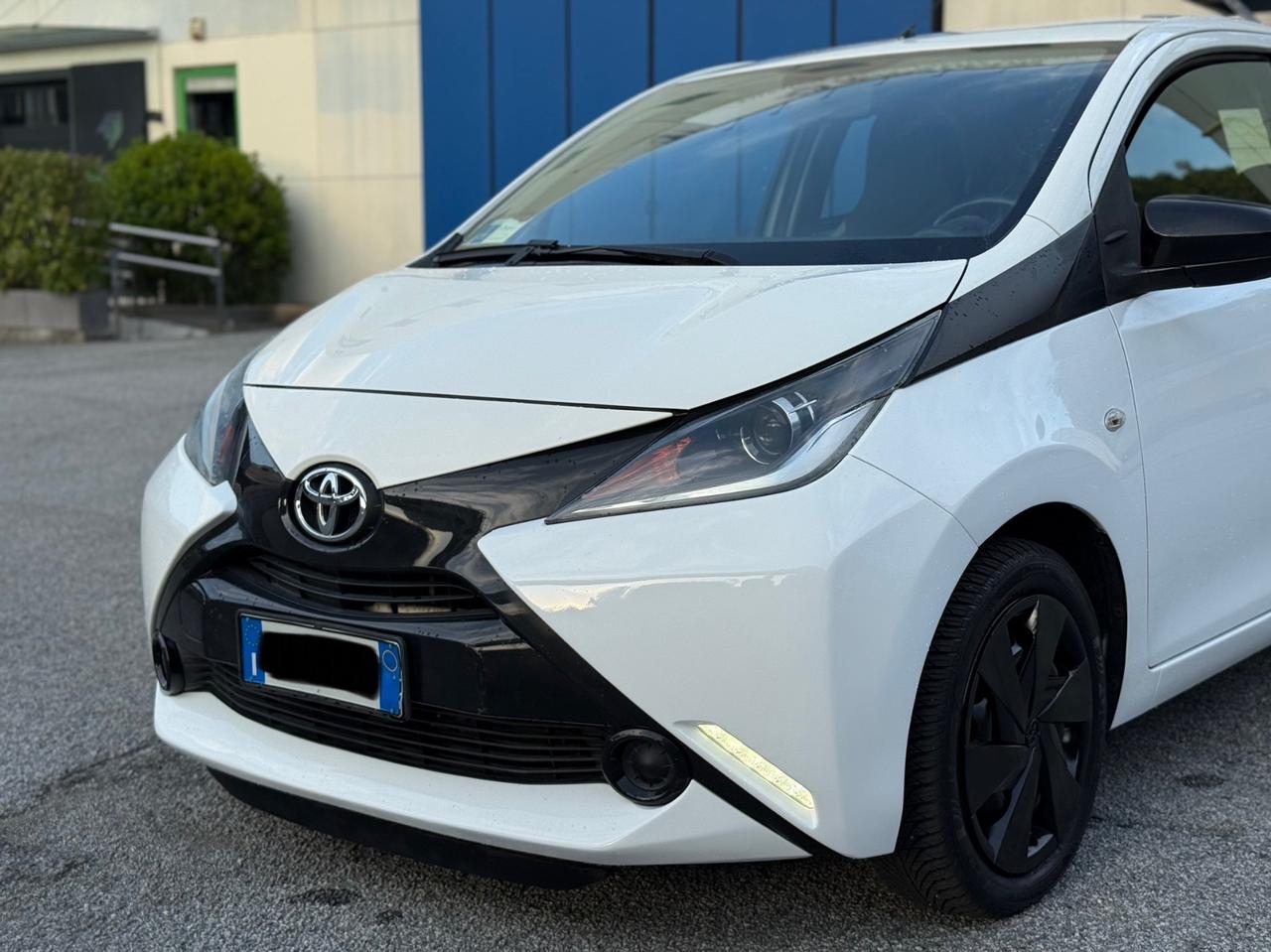 Toyota Aygo 1.0 VVT-i 69 CV 5 porte Neo patentati