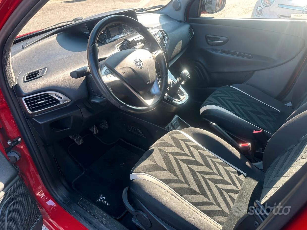 Lancia Ypsilon 1.2 69 CV 5 porte Platinum