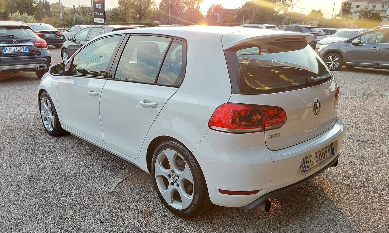 Volkswagen Golf 2.0 TSI DSG GTI