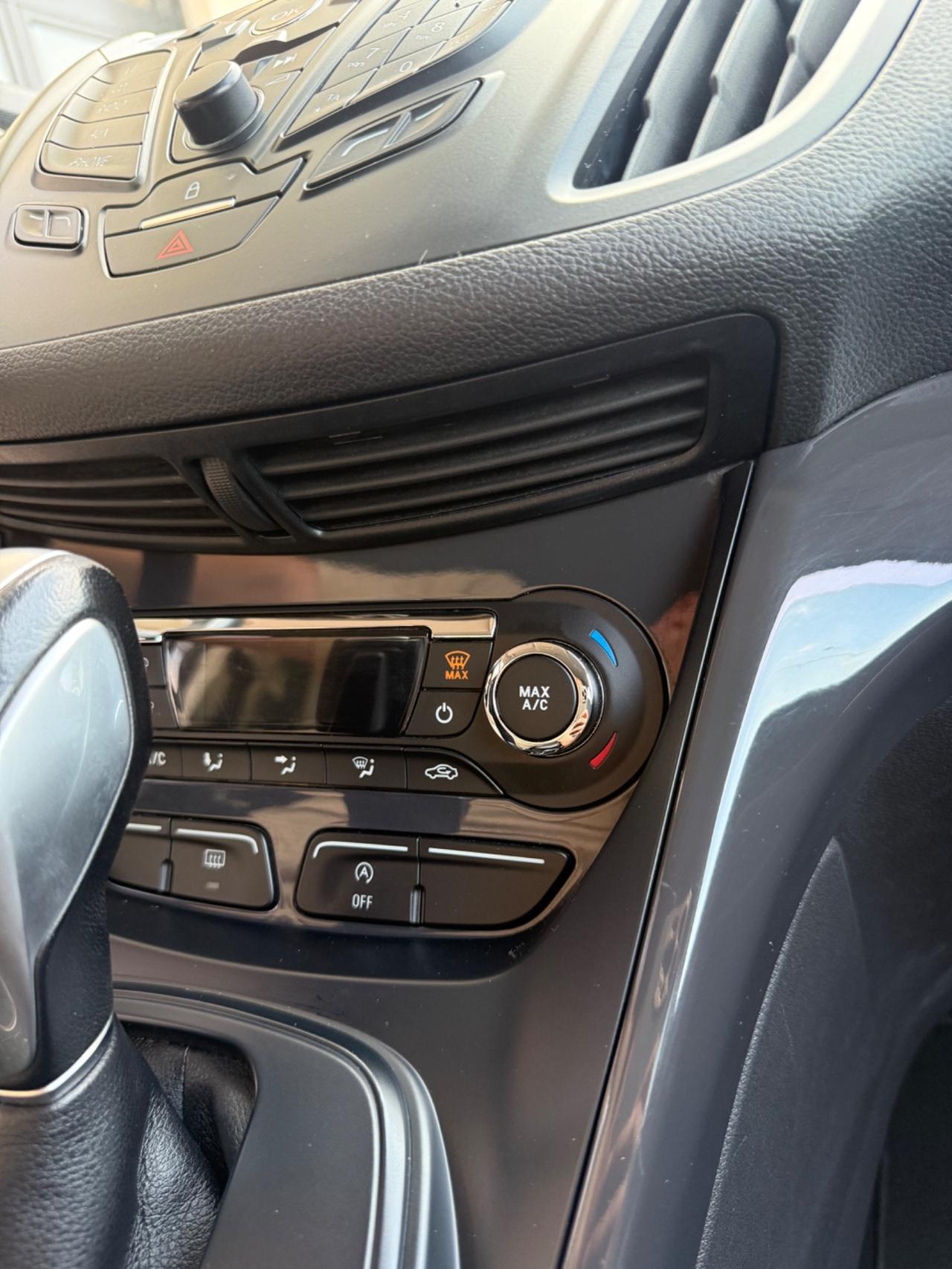 Ford Kuga 2.0 tdci Titanium 4wd 140cv powershift NAVI,PELLE,CAMBIO AUTOMATICO SOSTITUITO NUOVO 05/2025