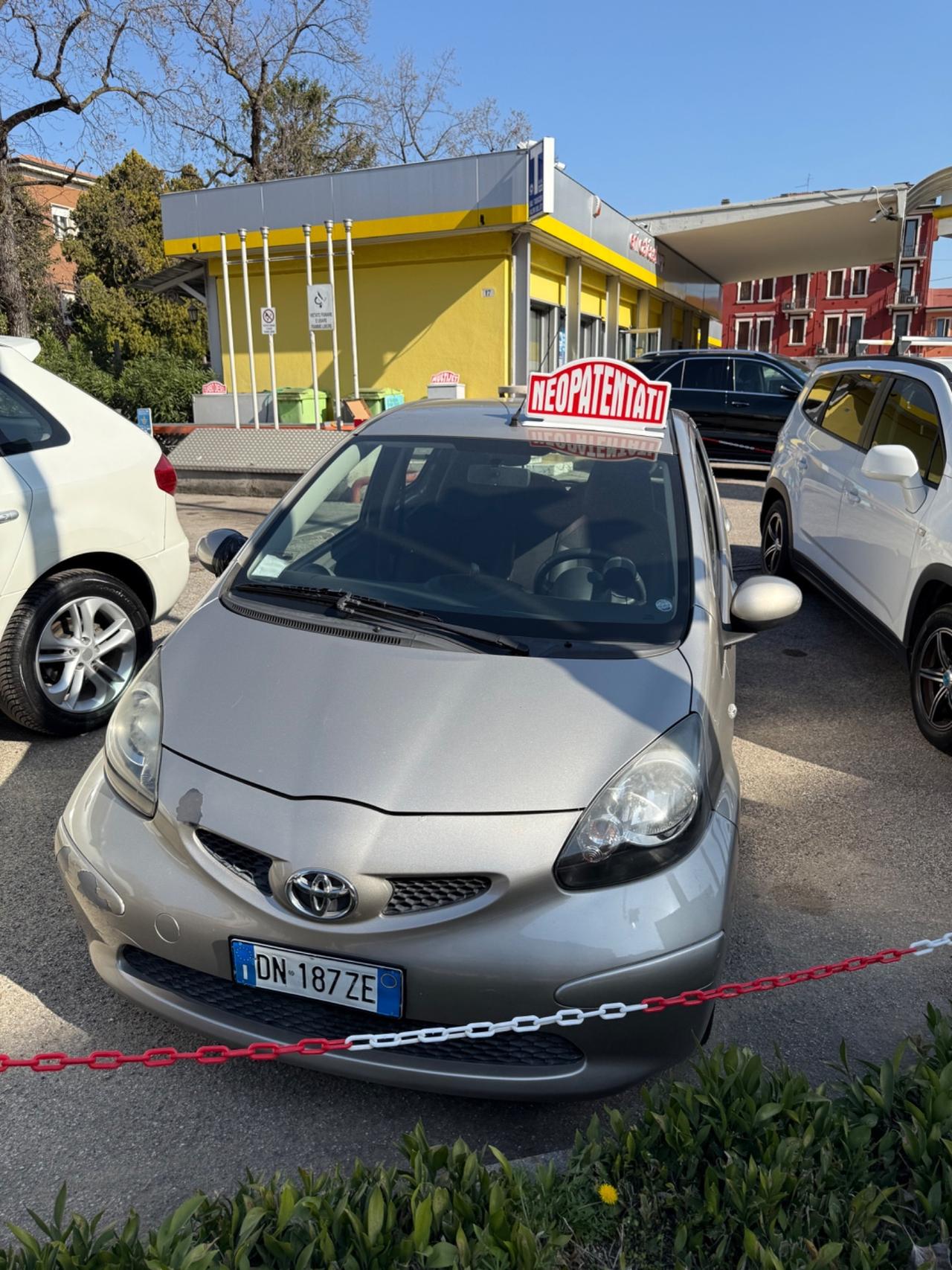 Toyota Aygo 1.0 12V VVT-i 5 porte Sol