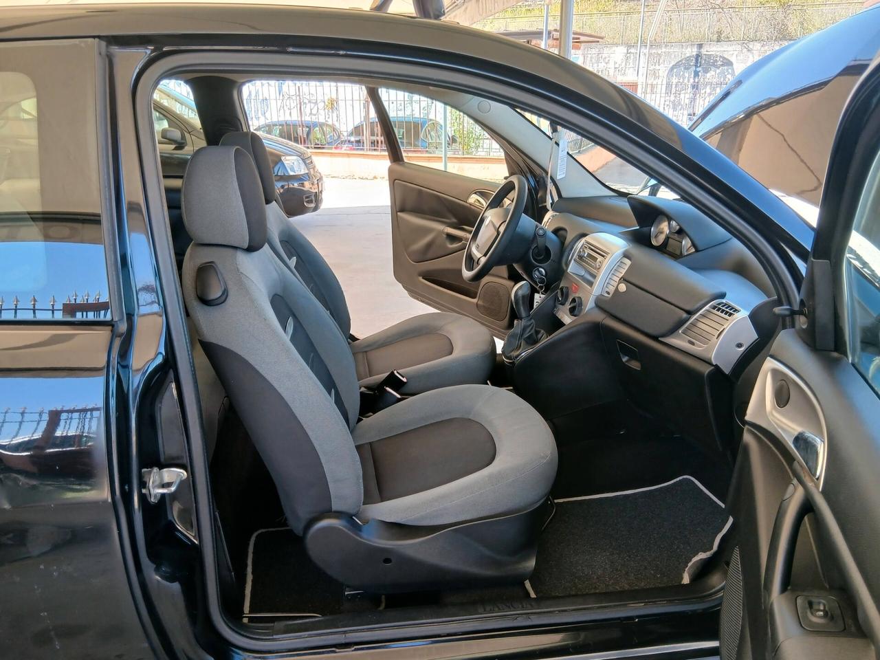 Lancia Ypsilon 1.3 MJT 75 CV full 06