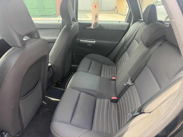 VOLVO V50 D2 R-design senza nessun lavoro da fare
