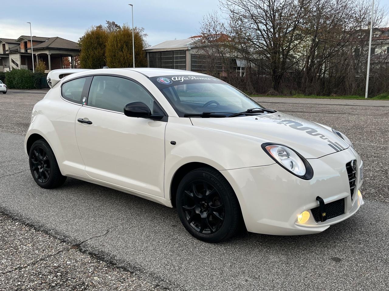 Alfa Romeo MiTo 1.4 - 78 CV - Distinctive sport pack -