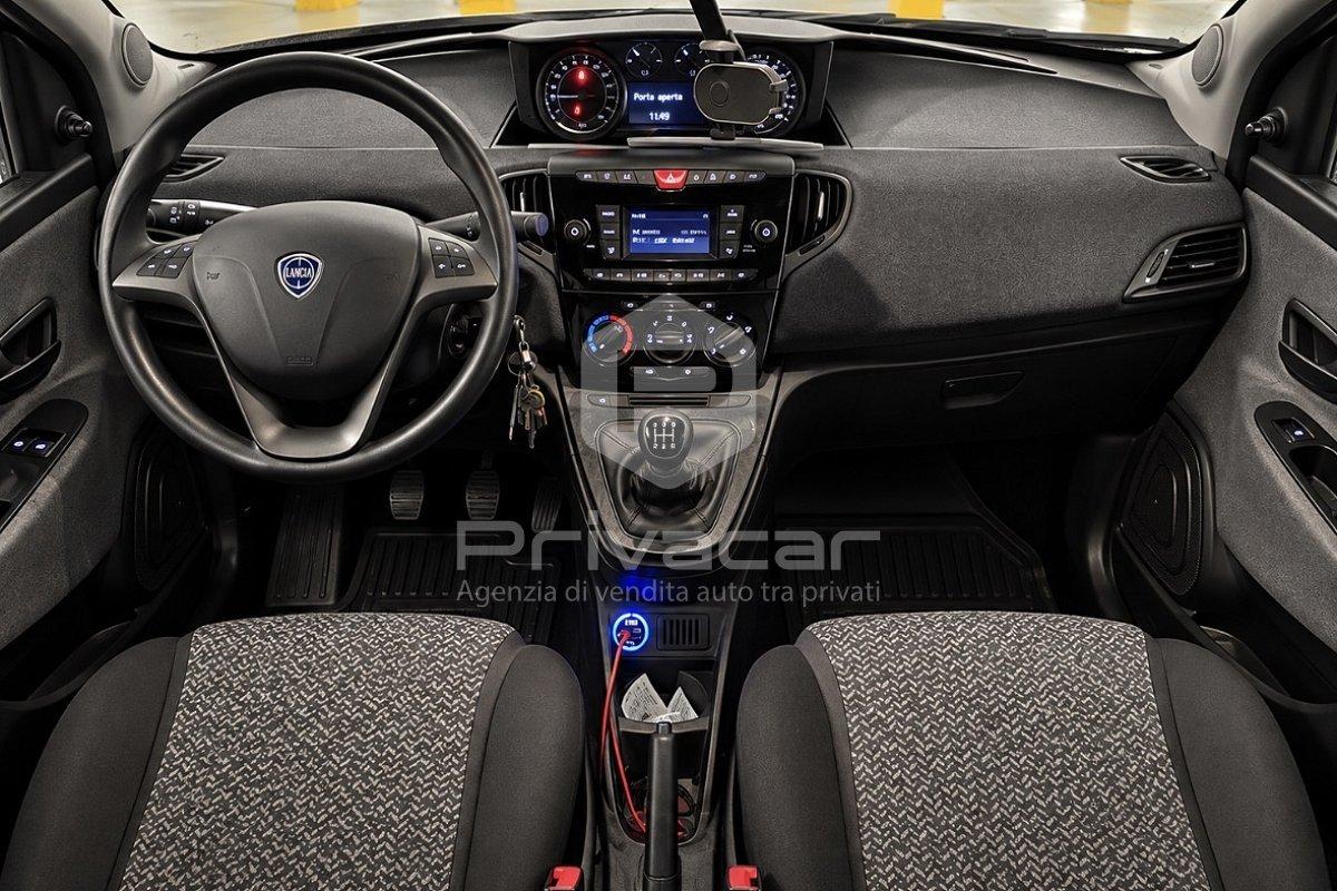 LANCIA Ypsilon 1.0 FireFly 5 porte S&S Hybrid Silver