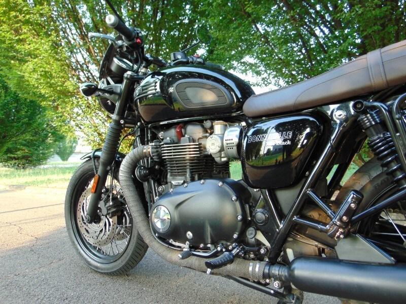 Triumph Bonneville T120 Black
