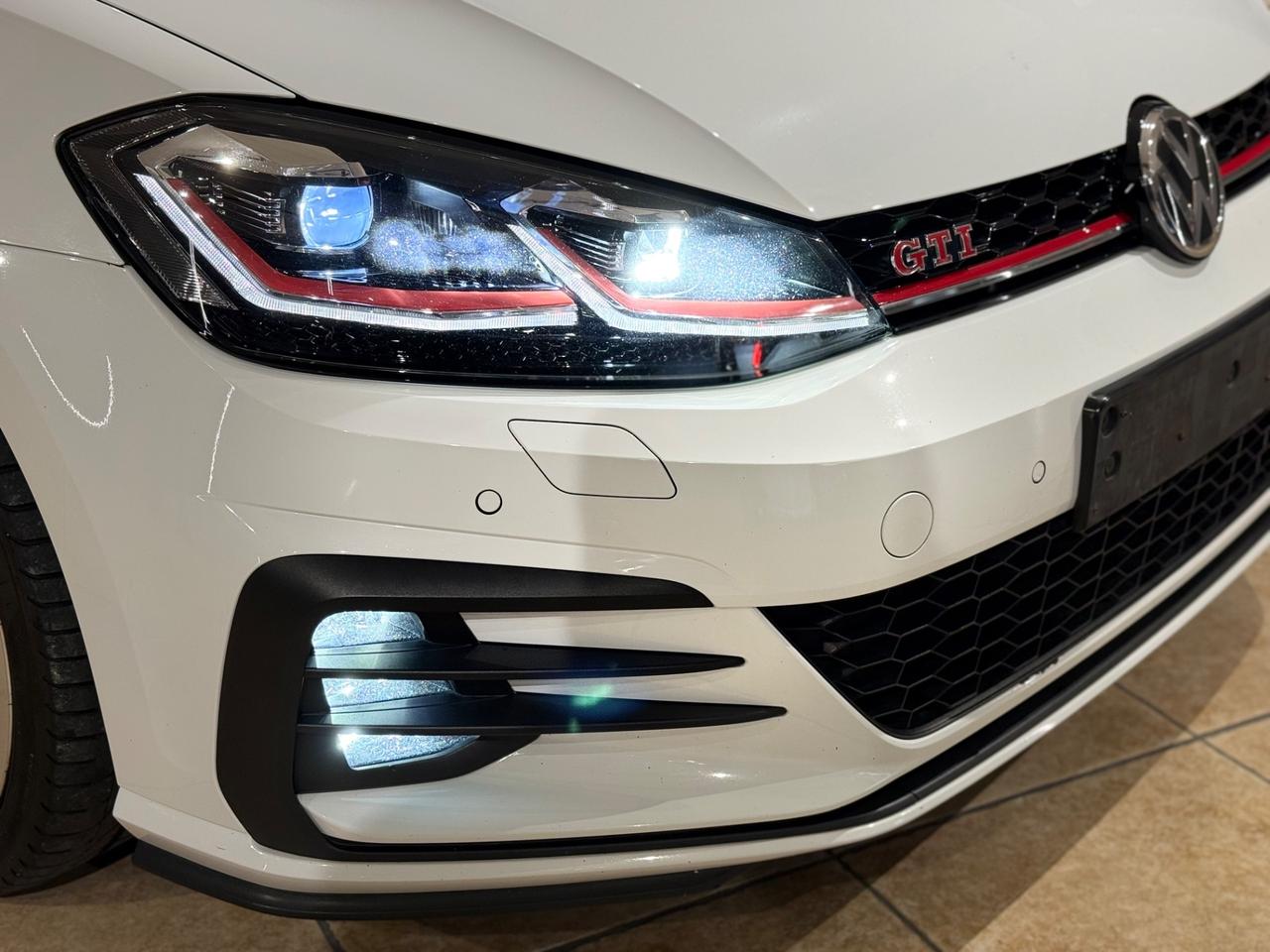 Golf GTI 2.0 TSI 245cv DSG Performance