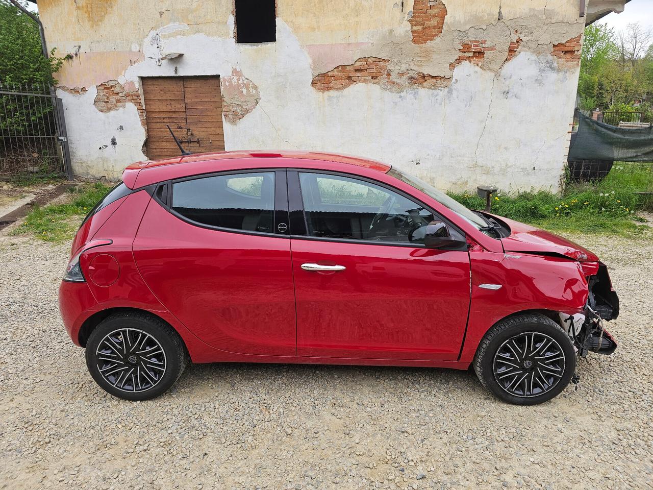 Lancia Ypsilon 1.0 FireFly 5 porte S&S Hybrid Ecochic Silver