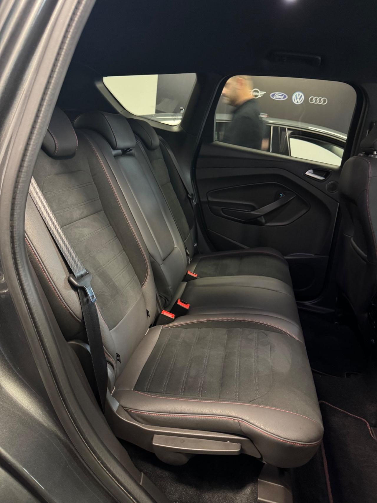 Ford Kuga 2.0 TDCI ST LINE DA VETRINA
